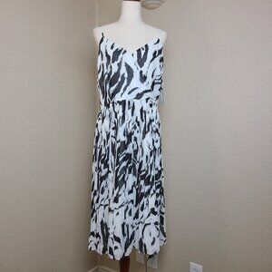 NWT Nine West Womens Long Dress White Black Animal Print Size XL A565